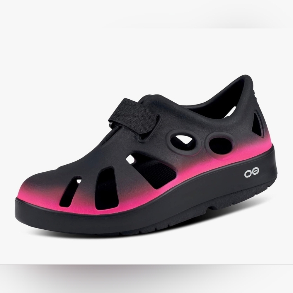 OOFOS OOcandoo Recovery Shoes 💗🖤NWT | Women’s Size 10